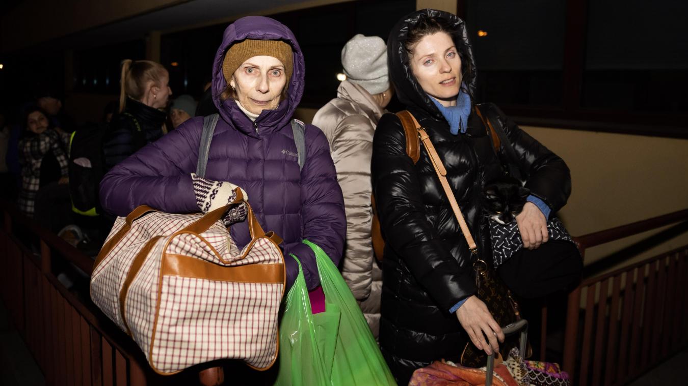 <p>Viele Ukrainer flüchten nicht ins Ausland, sondern reisen in eine sicherere Gegend innerhalb des Landes.</p>