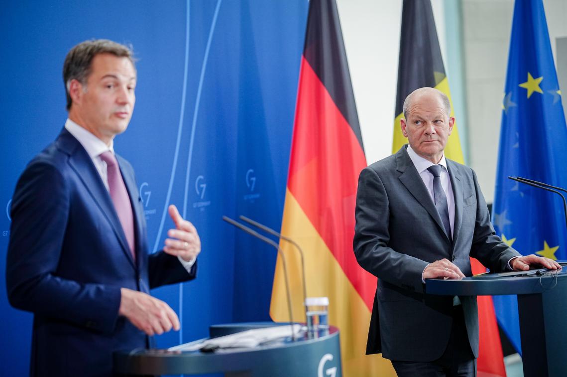 <p>Sieht Belgien auf der Gewinnerseite der aktuellen weltpolitischen Entwicklungen: Premier Alexander De Croo, hier bei einer Pressekonferenz im Bundeskanzleramt mit Olaf Scholz.</p>