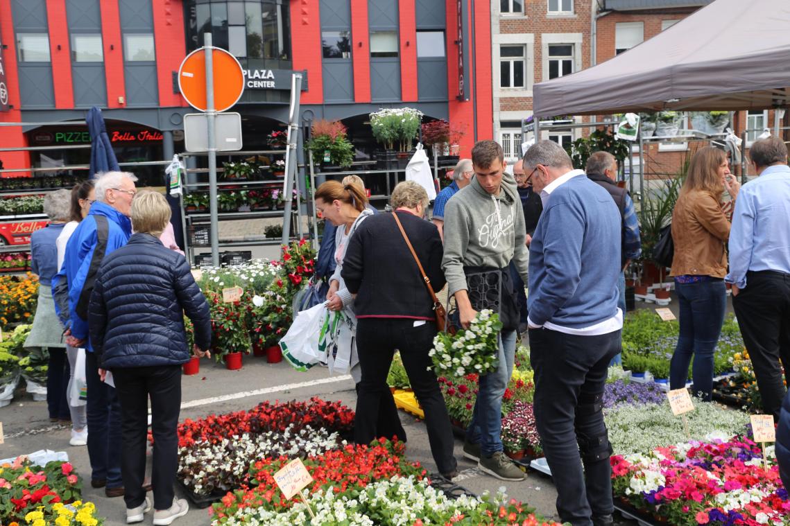 <p>Der beliebte Blumenmarkt findet am Sonntag, nach zweijähriger Zwangspause, wieder statt.</p>