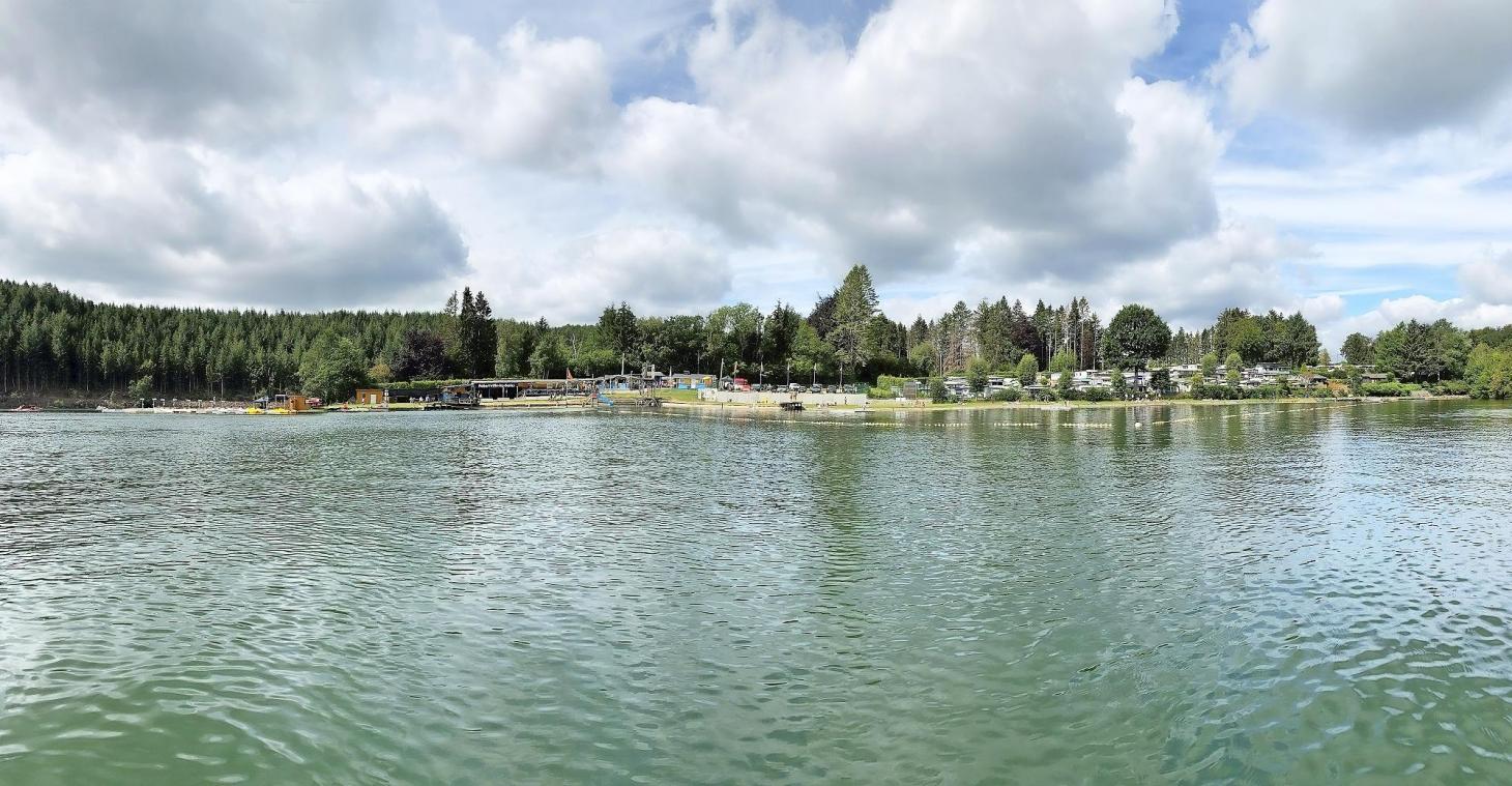 <p>Bis zum Beginn der Hauptsaison ist die Freizeitanlage am See von Robertville mittwochs, samstags und sonntags von 10 bis 18 Uhr geöffnet.</p>