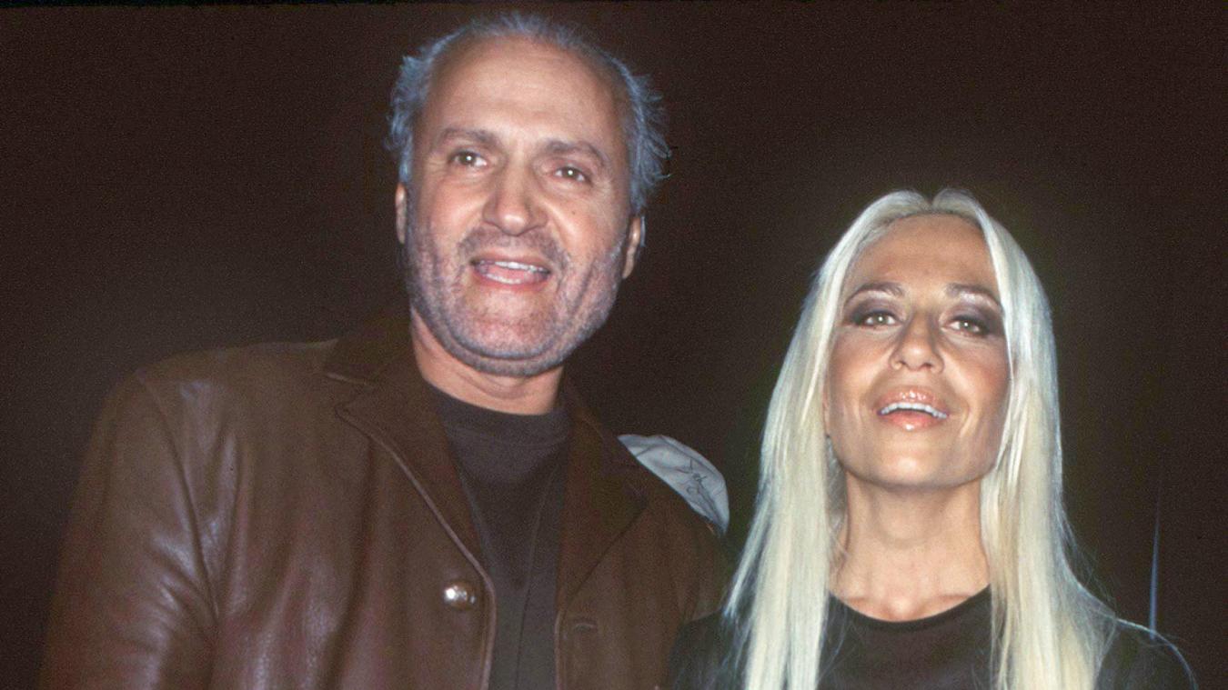 <p>Gianni Versace mit seiner Schwester Donatella.</p>