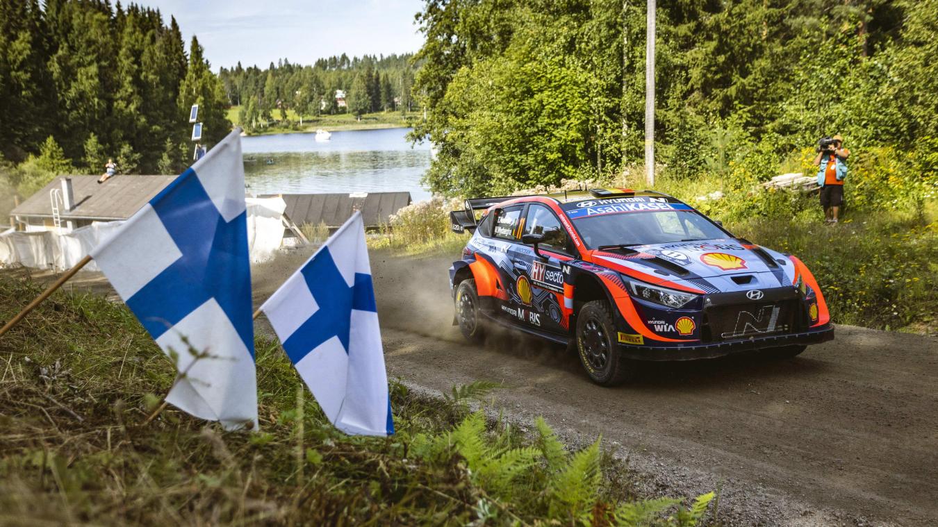 <p>Thierry Neuville (Hyundai) unterwegs auf den Schotterpisten in Finnland.</p>