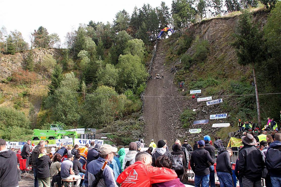 <p>„Der Berg ruft“: Nach zwei Jahren Pause kann am kommenden Wochenende endlich wieder das Hillclimbing-Spektakel im ehemaligen Andler Steinbruch stattfinden.</p>
