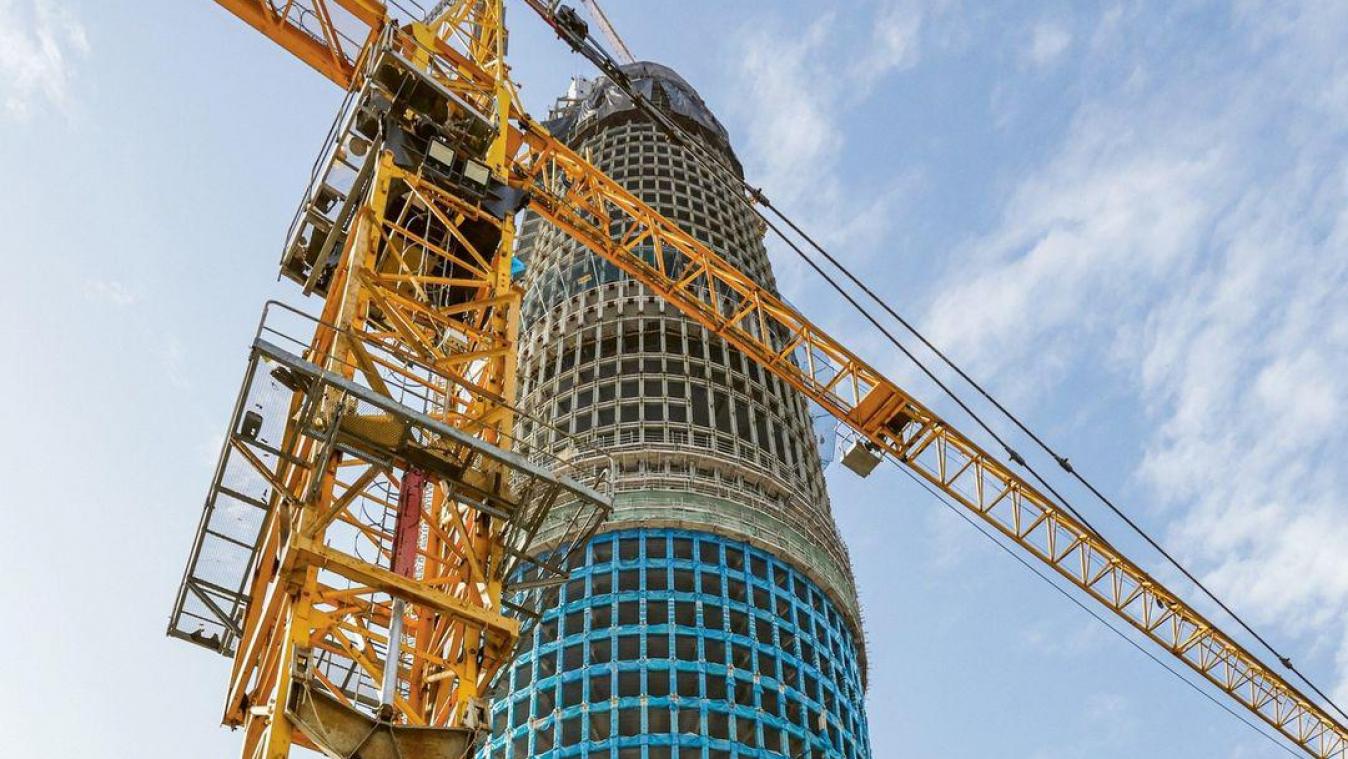 <p>Am „Mohammed VI Tower“ laufen die Arbeiten auf Hochtouren.</p>