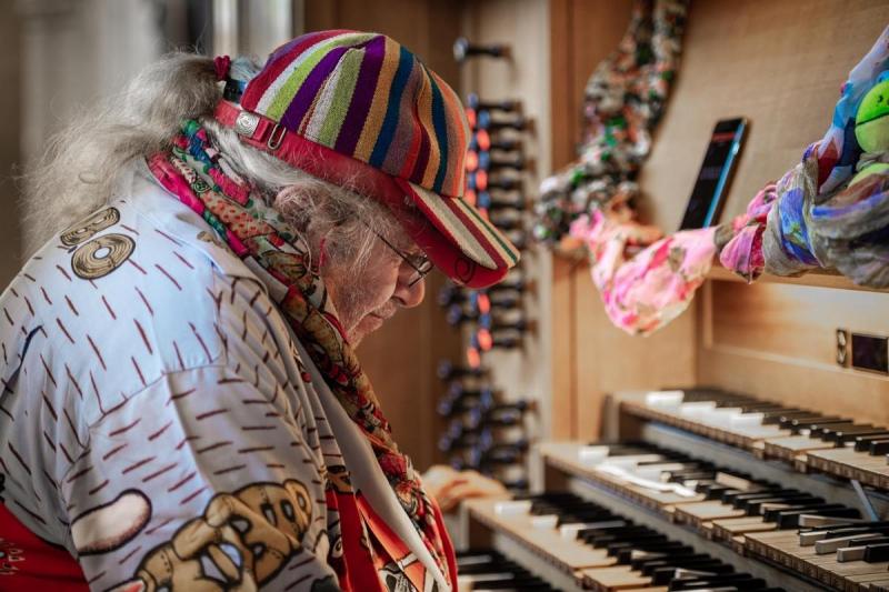 <p>Der New Yorker Künstler und Komponist Charlemagne Palestine arbeitete bereits mit John Cage und Andy Warhol zusammen.</p>