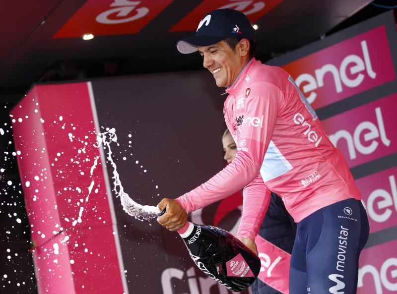 <p>„Ich betrachte mich noch nicht als Sieger, es bleiben noch einige Kilometer. Aber mit dem Vorsprung kann ich ruhig bleiben“, sagt Carapaz.</p>