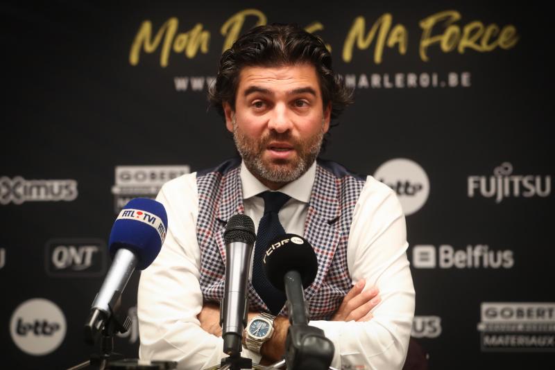 <p>Ist bei Sporting der „Mann“: Mehdi Bayat – hier bei der Pressekonferenz am Dienstag zu sehen.</p>