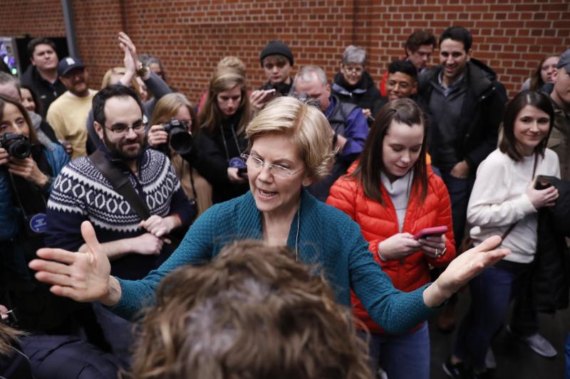 <p>Elizabeth Warren, demokratische Bewerberin um die Präsidentschaftskandidatur, spricht in der Roosevelt Hight School.</p>