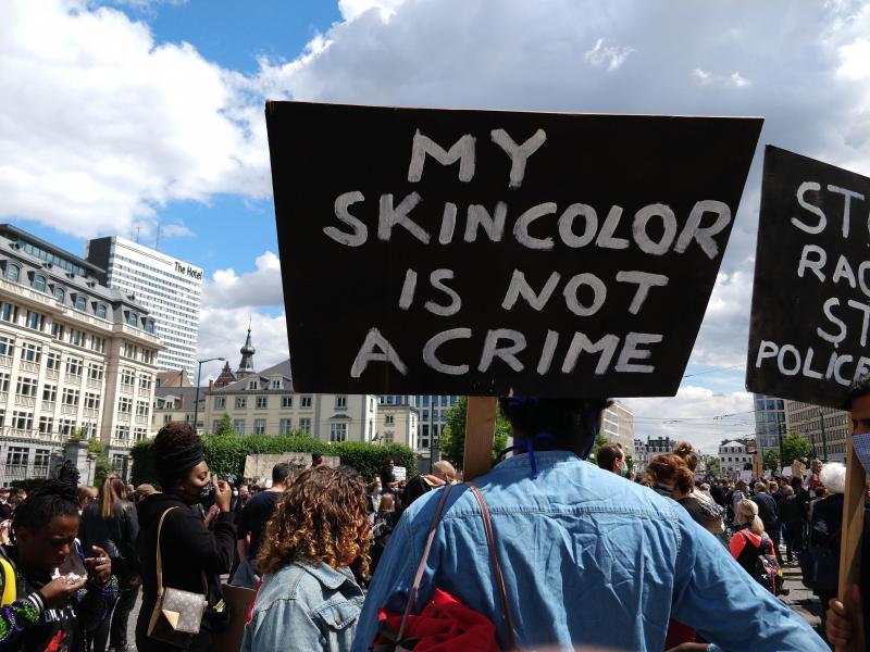 <p>Auch in Brüssel gingen die Leute auf die Straße, um gegen Polizeigewalt und Rassismus zu protestieren.</p>