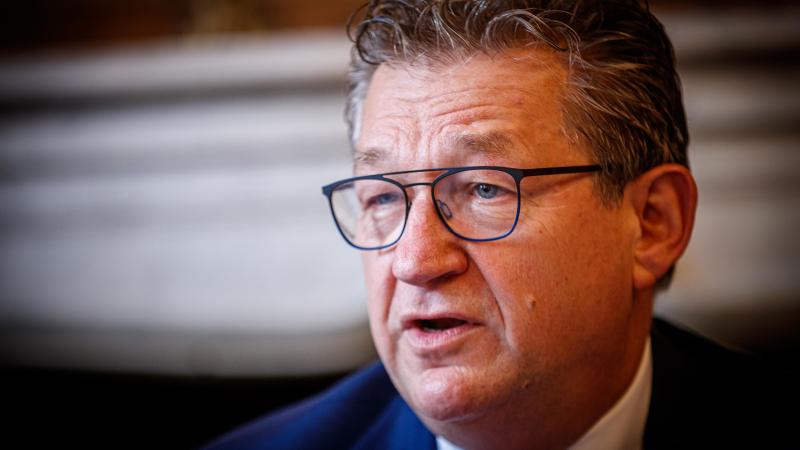 <p>Dirk De fauw wurde am Samstag Opfer einer Messer-Attacke.</p>