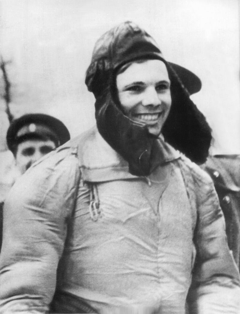 <p>Juri Gagarin kurz nach dem ersten bemannten Weltraumflug (Aufnahmeort unbekannt)</p>