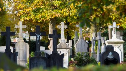 <p>Grabstätten auf dem Eupener Friedhof. Beerdigungen nach muslimischen Riten sind dort bislang nicht gestattet.</p>