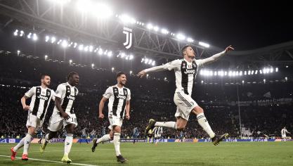 <p>Superstar Cristiano Ronaldo (ganz rechts) hat das drohende Aus von Juventus Turin im Achtelfinale der Fußball-Champions League im Alleingang abgewendet.</p>
