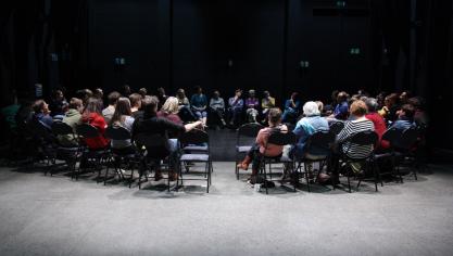 <p>Das TheaterFest der Agora - das sind auch Gespräche über Aufführungen und Theater im Allgemeinen. Dieses Jahr müssen TheaterFest-Freunde auf der ganzen Welt verzichten.</p>