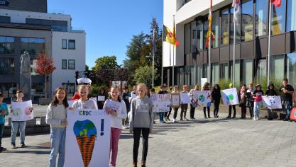<p>St.Vither Grundschüler senden klares Signal zum Klimaschutz an die Politik</p>
