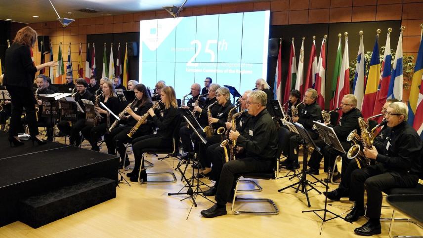 <p>Bei seinem Konzertauftritt im Parlamentsgebäude der EU in Brüssel traf das Euregio Saxophone Orchestra den Geschmack des Publikums.</p>